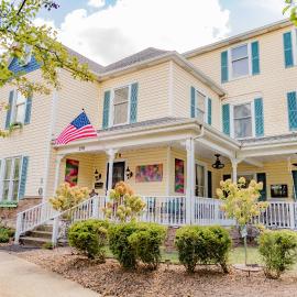 Montgomery Inn BnB, hotel en Versailles