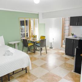 CH 1003 Cozy studio in amazing Manatí with AC, WiFi, Pool, hotel en Manatí