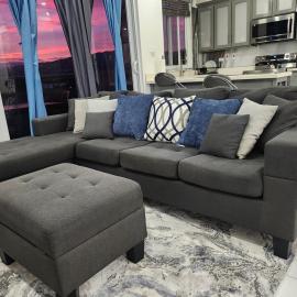 Modern Kingston Condo with Rooftop Pool and View, hotel a Kingston