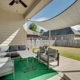 14 Mi to Augusta! Family Home w/ Pet-Friendly Yard, hotel em Evans