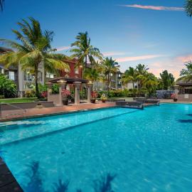 Cairns 2BR Palms Stay Top Floor & Pool View