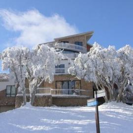 The Peak 202 Sleeps 9, hotel i Mount Buller