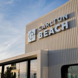Carlton Beach，斯海弗寧恩的飯店