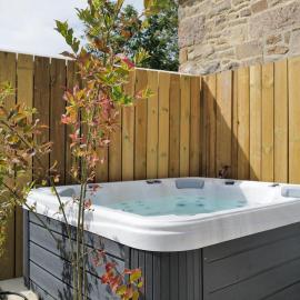 Maison refaite à neuf- avec Jacuzzi- LE HOMARD 15