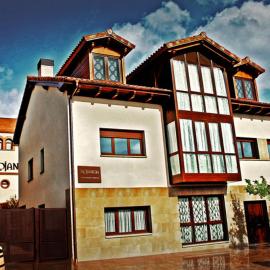 Casa Rural Rojanda – hotel w mieście Elciego