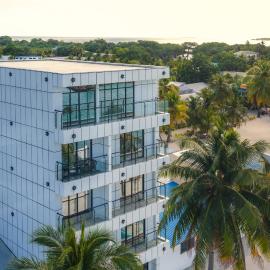 Wings by Hawks Hotels Kamadhoo Baa Atoll – hotel w mieście Kamadhoo