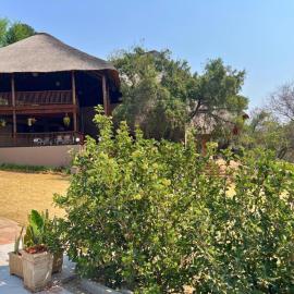 Pelindaba에 위치한 호텔 Motozi Lodge