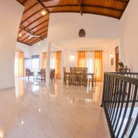 Thisuni Holiday Rental - Pannipitiya - Sleeps 7