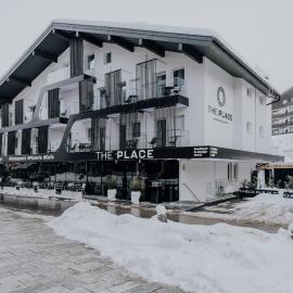 The Place Boutique & Design Hotel Flachau: Flachau şehrinde bir otel