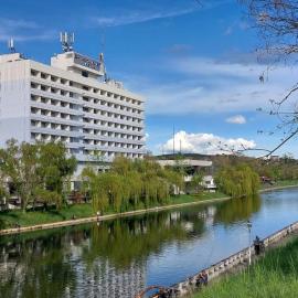 Continental Forum Oradea, hotel en Oradea