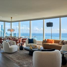 Lux Apts with Lake Views and Top Amenities