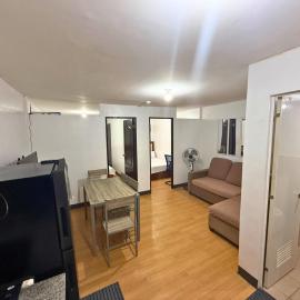 Imus में, होटल 2-Bedroom Condo in Imus Cavite with UNLI WIFI, 50" TV, Netflix, Family Computer, Pool