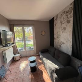 Appartement cosy-parking et jardin privé, hotel a Wattignies