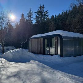 Mountain Cabin by the river - Base Camp Medvědín, מלון בשפינדלרוב מלין