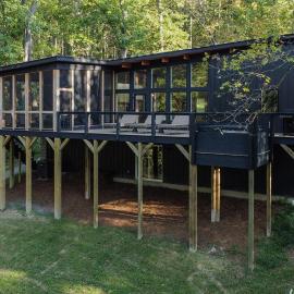 The Hollow House, Hotel in McArthur