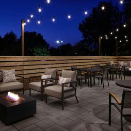Residence Inn by Marriott Raleigh Crabtree Valley، فندق في رالي