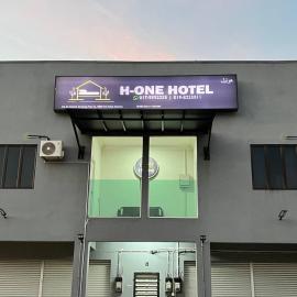 H-One Hotel, hotel a Pasir Puteh