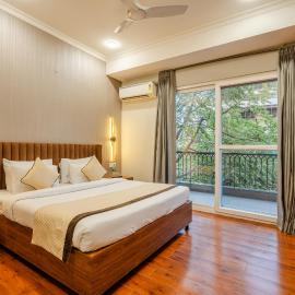 Royal Studio Golf Course Road