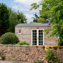 Willow's Nordic Shepherds Hut, hotel v destinaci Ballater