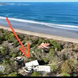 Villa PRAGA Beach House, hotel in Playa Grande