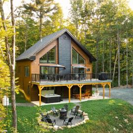 Spa and Billard - Chalet Le Silverson, Hotel in Brownsburg