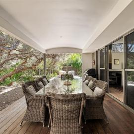 Bunker Bayhouse - Beachfront Retreat next to Resort, hotel a Dunsborough