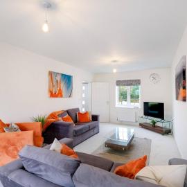 6 Bedroom 3 Bathroom House in Bicester Village