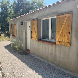 Appartement indépendant、Caussolsのホテル