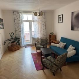 Stylish 90m2 2-Bedroom Apartment in Brno Centre with Balcony & Workspace