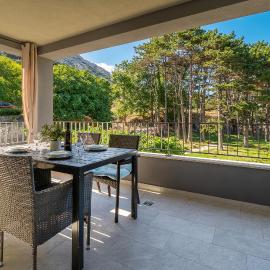 Deluxe Apartments Kovac with Terrace, hotel v destinaci Baška