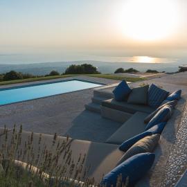 SKYLINE VILLA ESTATE The Luxury Mountain Experience, hotel i Khortiátis