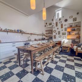 La Petite Maison Saint-Hilaire, hotel in Nogent-le-Rotrou