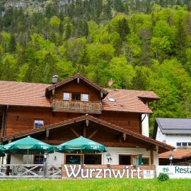 Wurznwirt – hotel w mieście Schneizlreuth