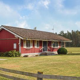 Awesome Home In Everöd With Wifi, hotel in Everöd