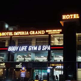 Mohali에 위치한 호텔 Hotel Imperia Grand