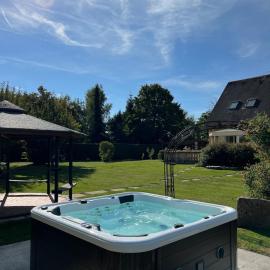 Maison De Campagne - 6 Chambres 12 personnes - Jacuzzi, Cinéma 7 Places, Sauna by So Homy, hotel v mestu Cempuis