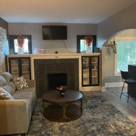 4 Bed Cozy Home closely located near downtown