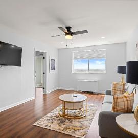 Cozy Haven 2BR Condo 2207 Near Mart- Free Parking, hotel v mestu Atlanta