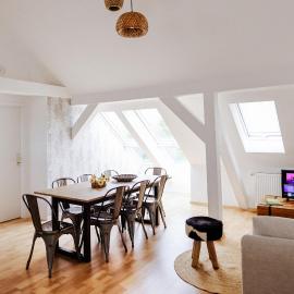 Große City-Wohnung, salt apartments Weissenfels