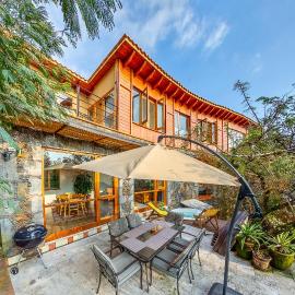 Casa Aluna - Oasis in Mountain - Premium 3 bedroom Villa in Tepoztlán with WiFi, hotel din Tepoztlán