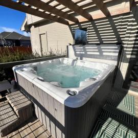 Relax in Style 5BR Home Hot Tub & Games