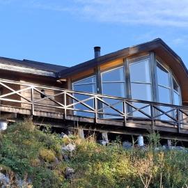Moderne hytte på Tingvoll nær ferskvann og turterreng โรงแรมในTingvoll
