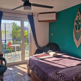 Casa Corazón Beachfront private room & terrace!, hotel in Cancún
