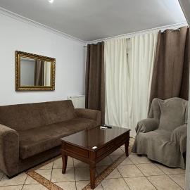 Neoclassical apartment in kadmia, hotel en Tebas