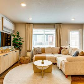 13 Mi to Dtwn Denver: Spacious Home w/ Balcony!, hotel v destinácii Denver