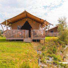 Safari lodge for 6 people with veranda near the IJsselmeer