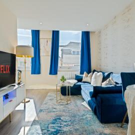 The Luxe Pad - Stylish 1 Bedroom Apartment in Canterbury City Centre, hotel in Canterbury
