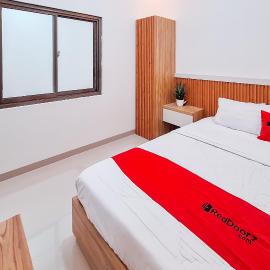 RedDoorz Syariah at Boemi 2 Guesthouse Tasikmalaya、Padayunganのホテル