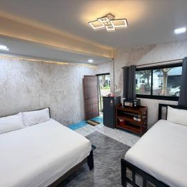 BanrabianglayLangsuan room C, hotel sa Ban Hin Sam Kon