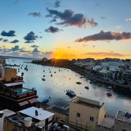 Seaview Escape Summer Nights Guesthouse, Hotel in Marsaskala